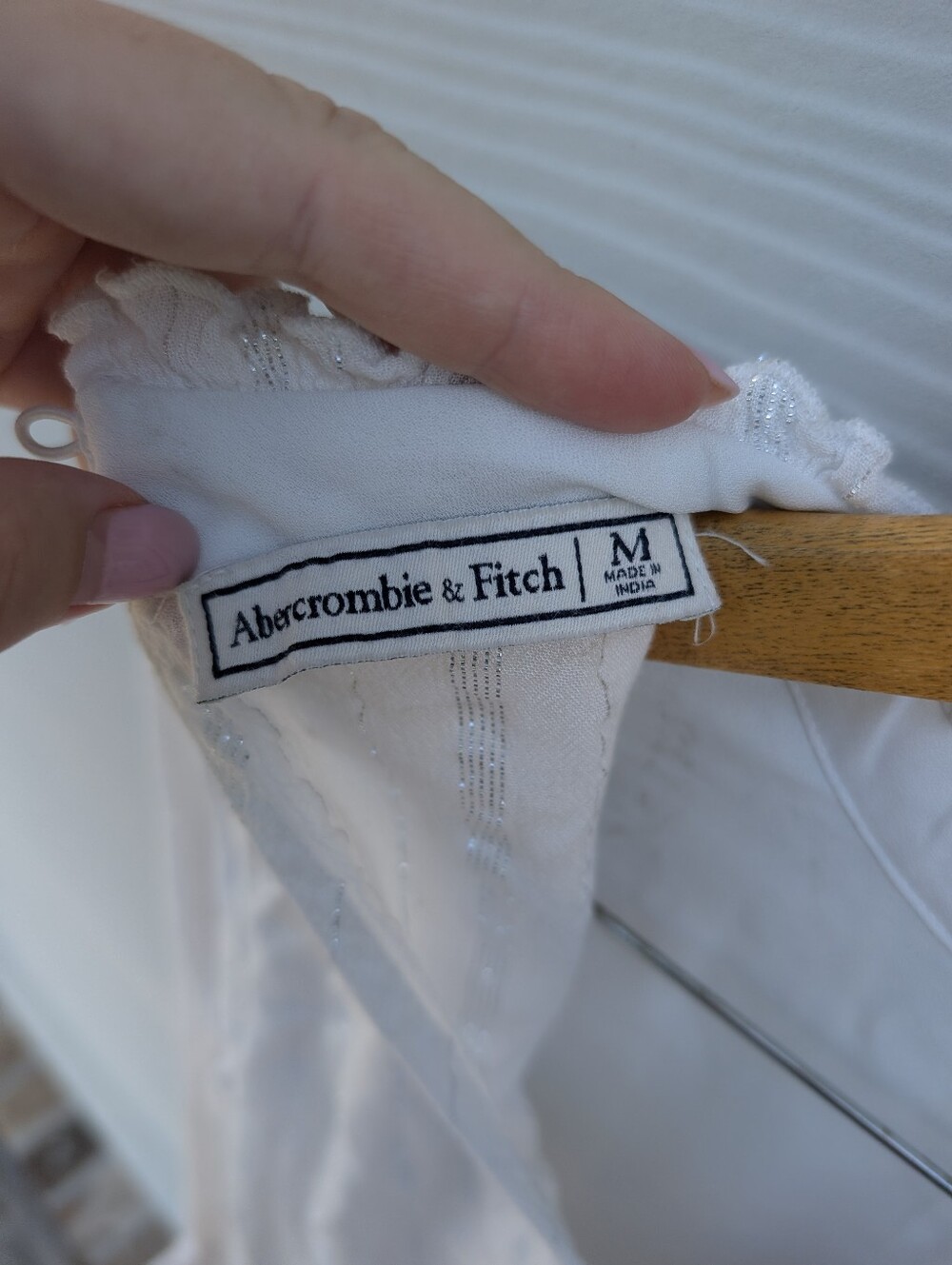 Abercrombie Blouse Size M White Cream Silver Cropped Ruffled Lace Boho Buttons - Picture 7 of 7